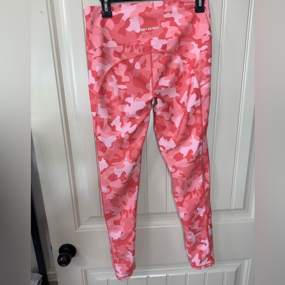 2/for $20 🪩 TOMMY HILFIGER Pink Camo Athletic High-Waist Leggings (Size Medium) - Picture 7 of 11